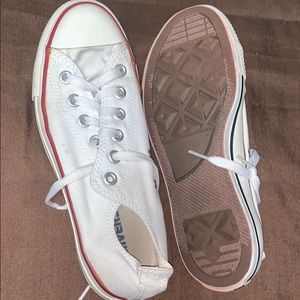 Converse white LOW TOP.